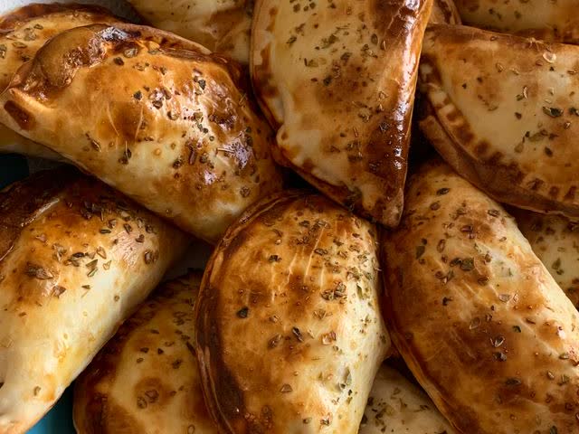 Docena de empanadas los jueves en Rotisería Doña Rosa